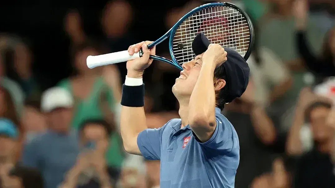 Quem é Kei Nishikori, rival de João Fonseca na semifinal de Phoenix