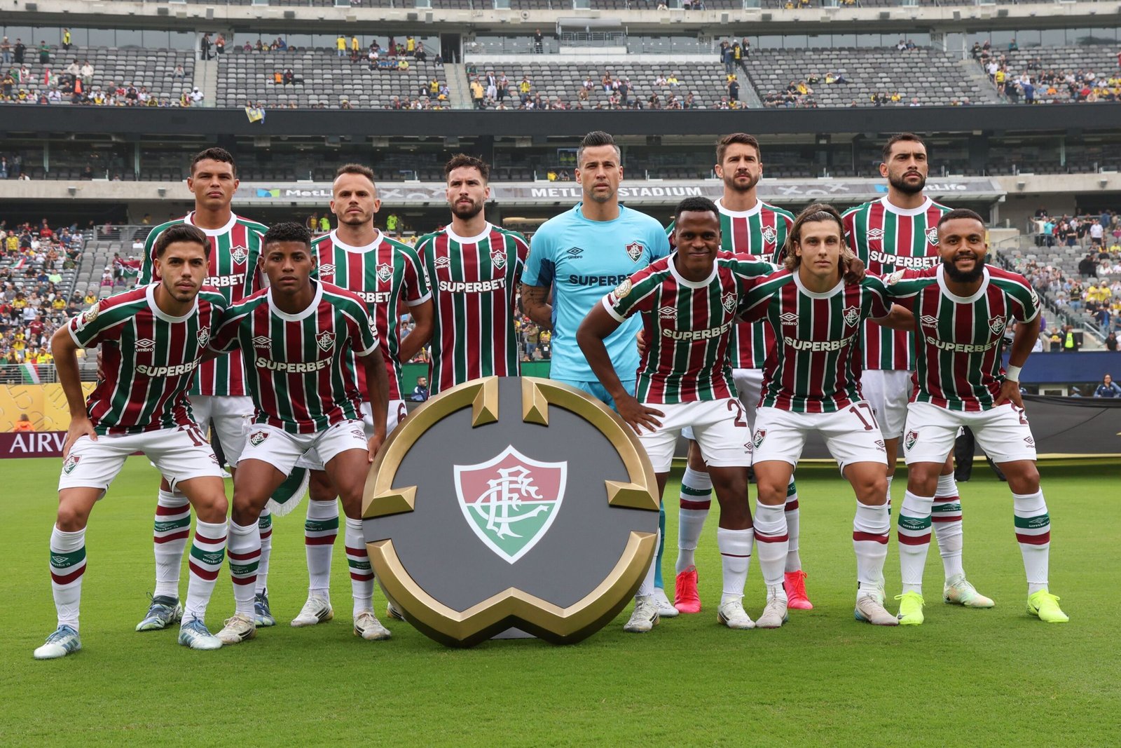 Torcida do Fluminense enche a Times Square e dá show nos EUA; veja