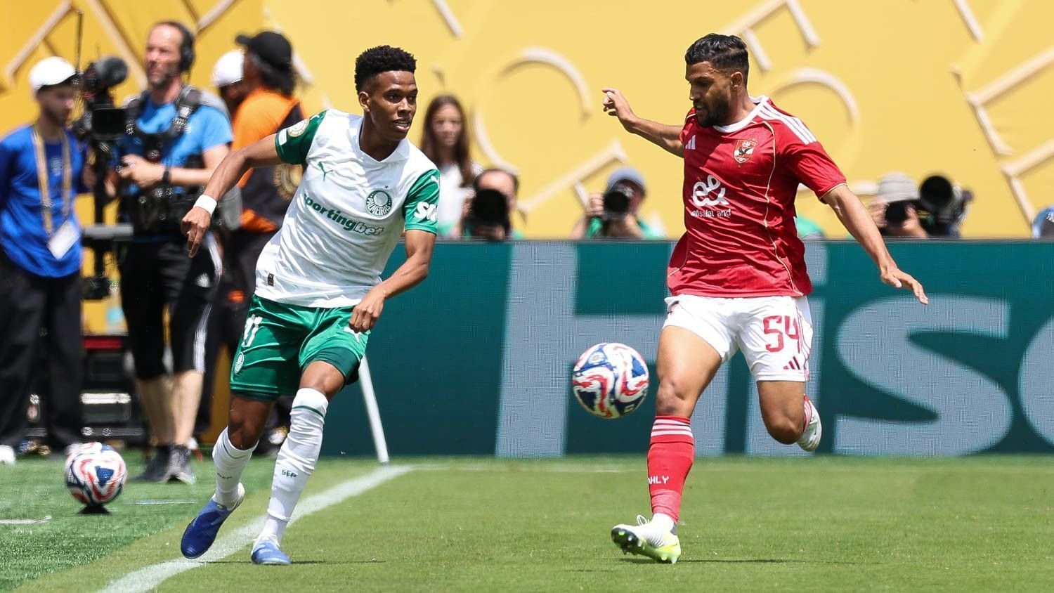 Galvão Bueno reage à vitória do Palmeiras no Mundial: “Fortes emoções”