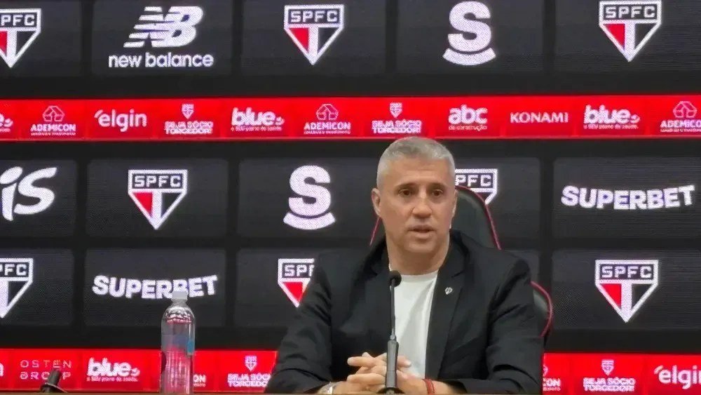 Crespo despista sobre contratações e saídas e explica como usará base no Sã