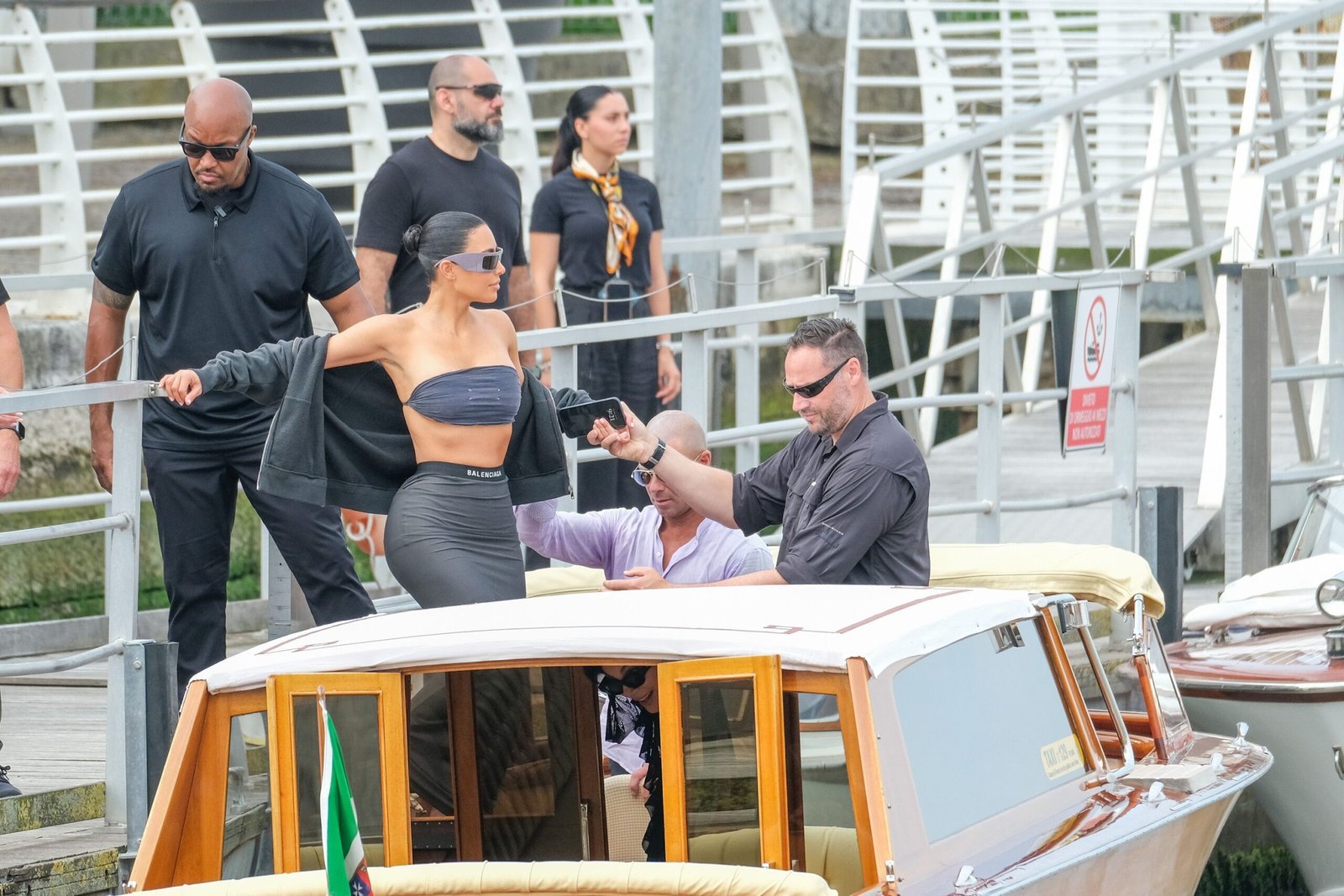 Kim Kardashian e mais celebridades chegam a Veneza para casamento de Bezos