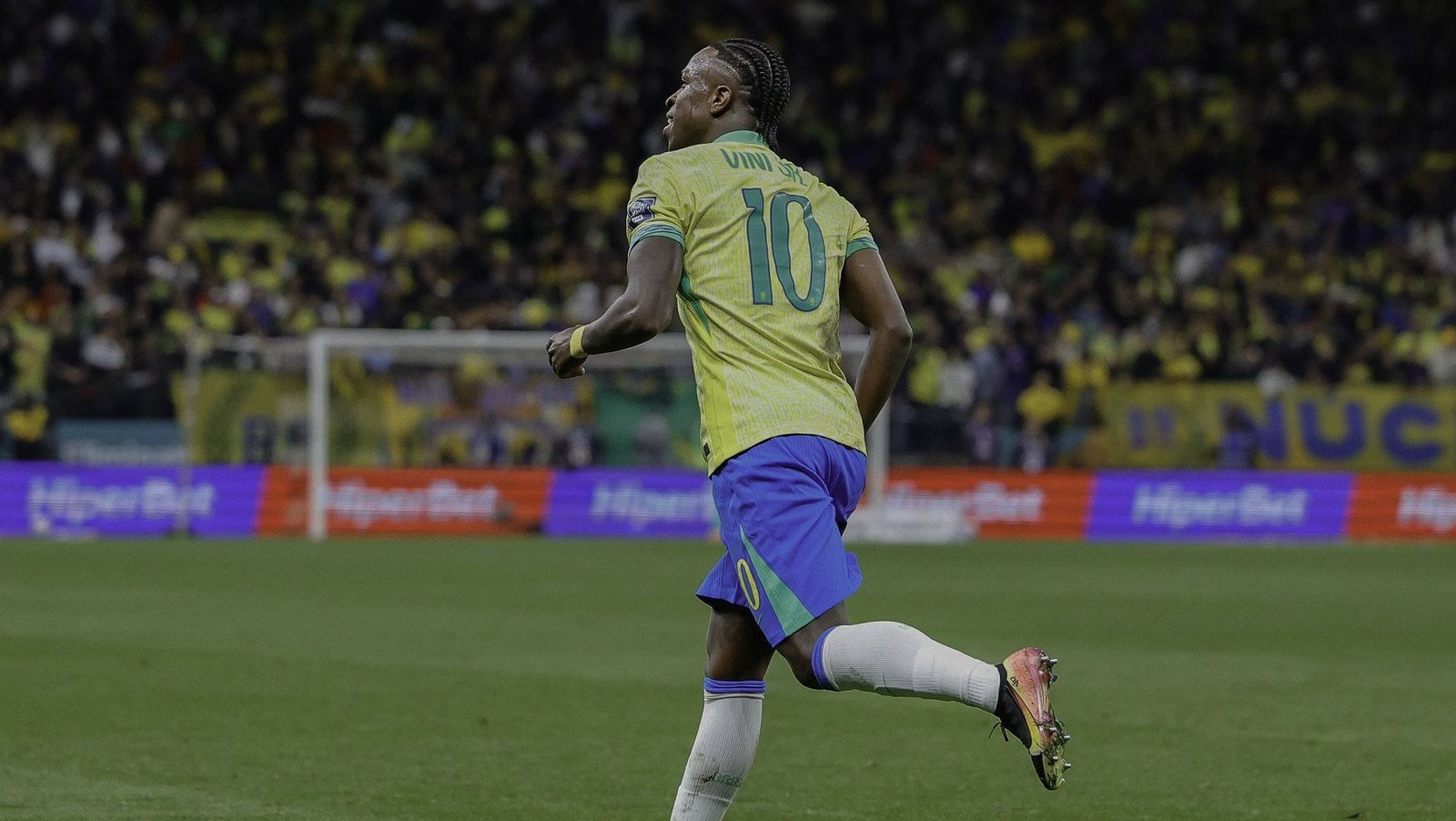 Vini Jr. celebra classificação à Copa e projeta sequência da Seleção