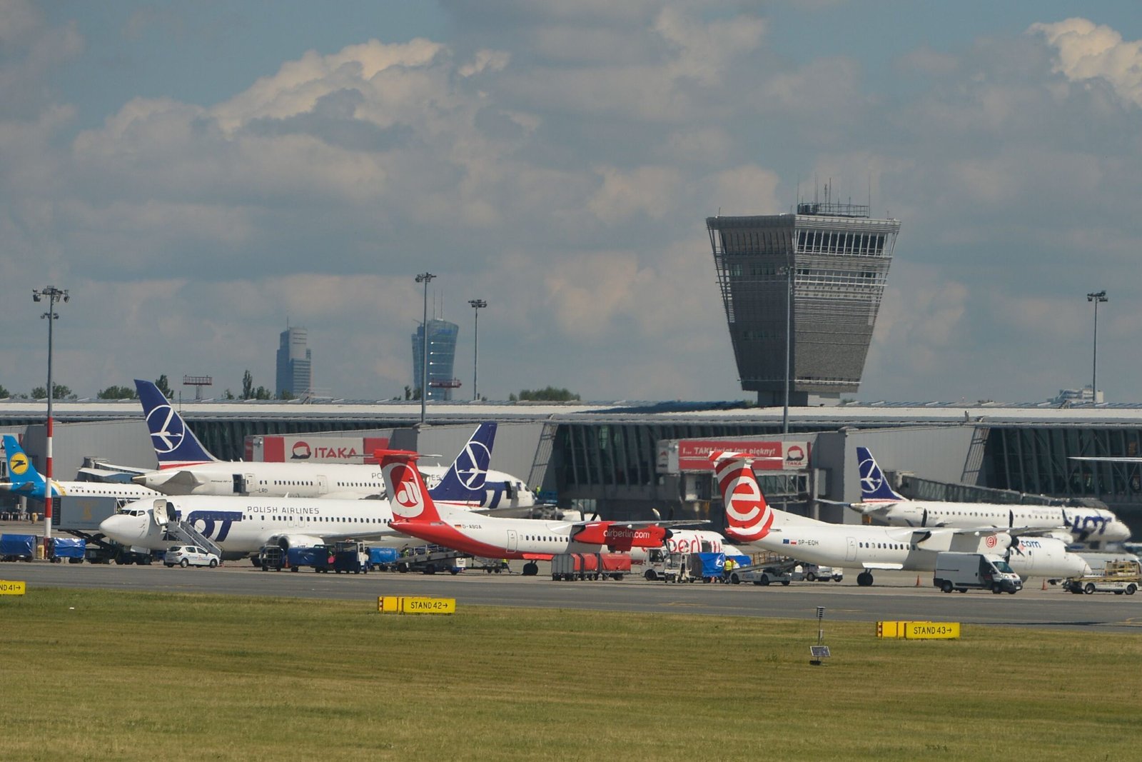 Voos são interrompidos na Polônia após falhas de sistema em aeroportos