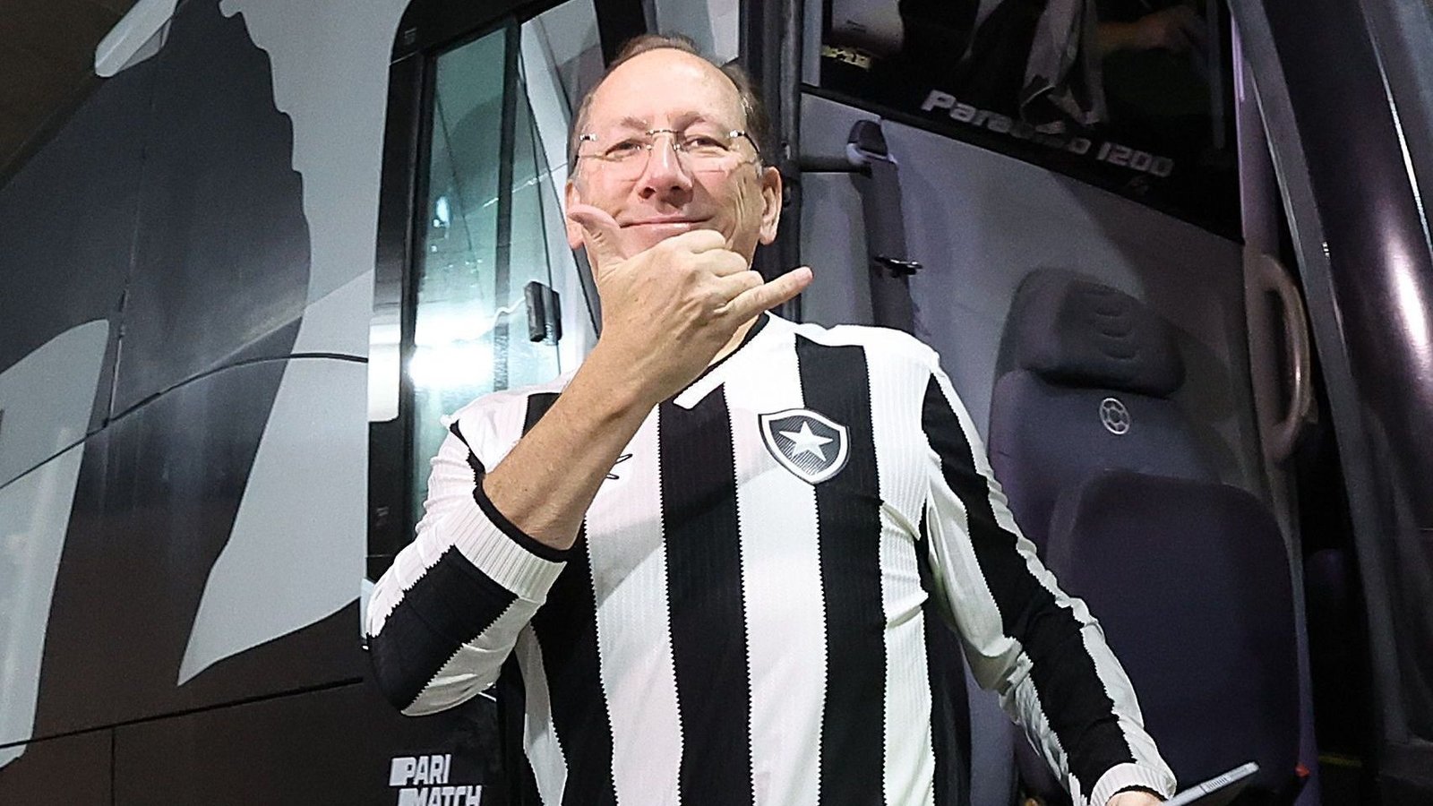 Textor faz oferta para recomprar o Botafogo; entenda moldes do negócio