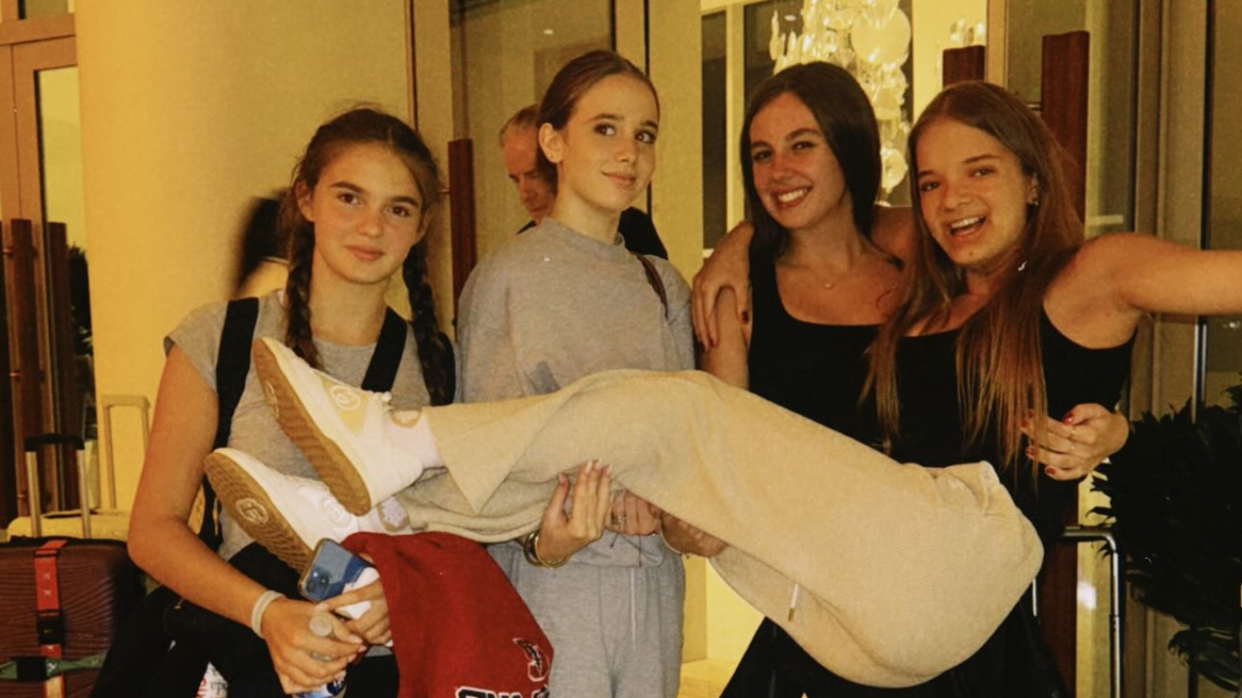 Rafa Justus viaja para Orlando com as amigas pra celebrar 16º aniversário