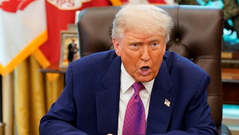 Trump deve ligar para Zelensky após ficar desapontado em ligação com Putin