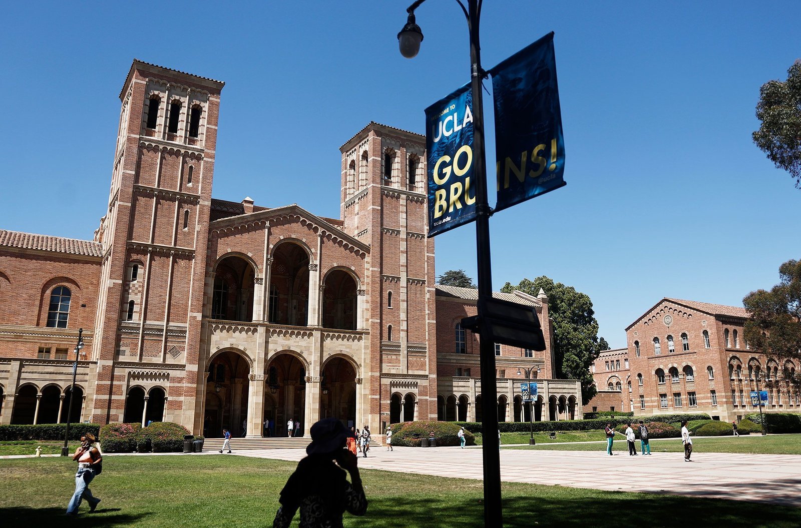 Trump congela recursos da Universidade da Califórnia por “antissemitismo”