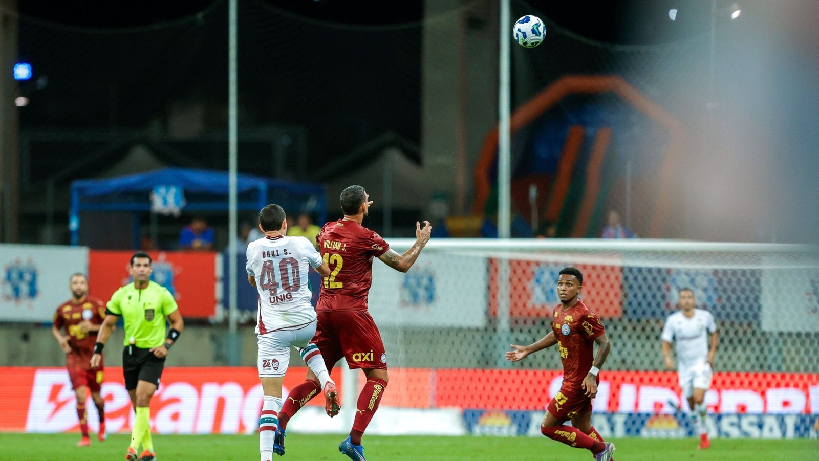 Em jogo eletrizante de seis gols, Bahia e Fluminense empatam no Brasileiro