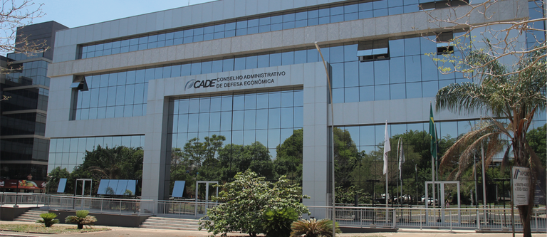 Cade abre procedimento contra Petrobras Distribuidora e Ipiranga
