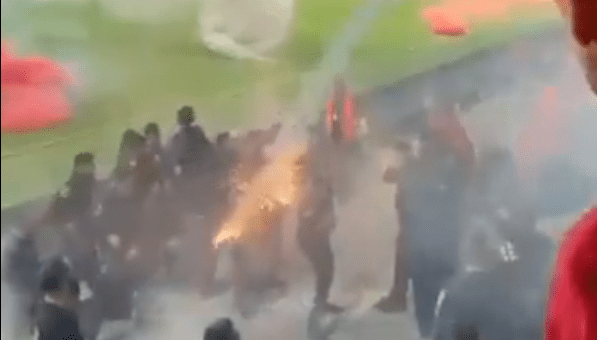 Clássico de futebol em Israel é cancelado após tumultos violentos