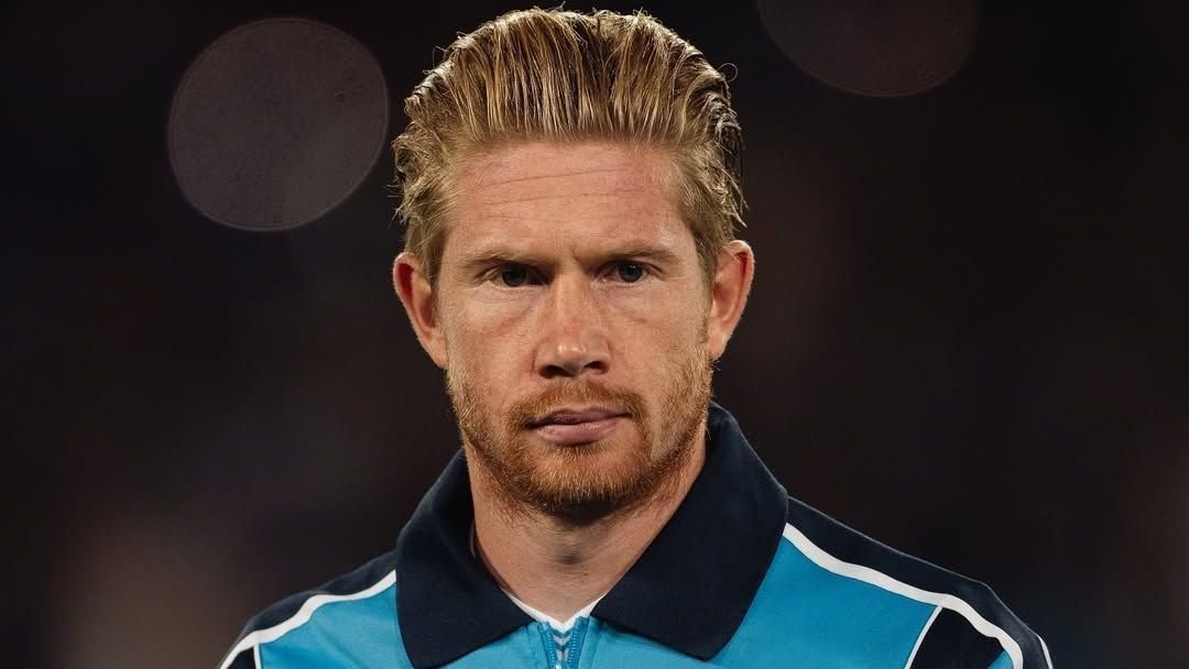 De Bruyne passa por cirurgia bem-sucedida após lesão na coxa em jogo