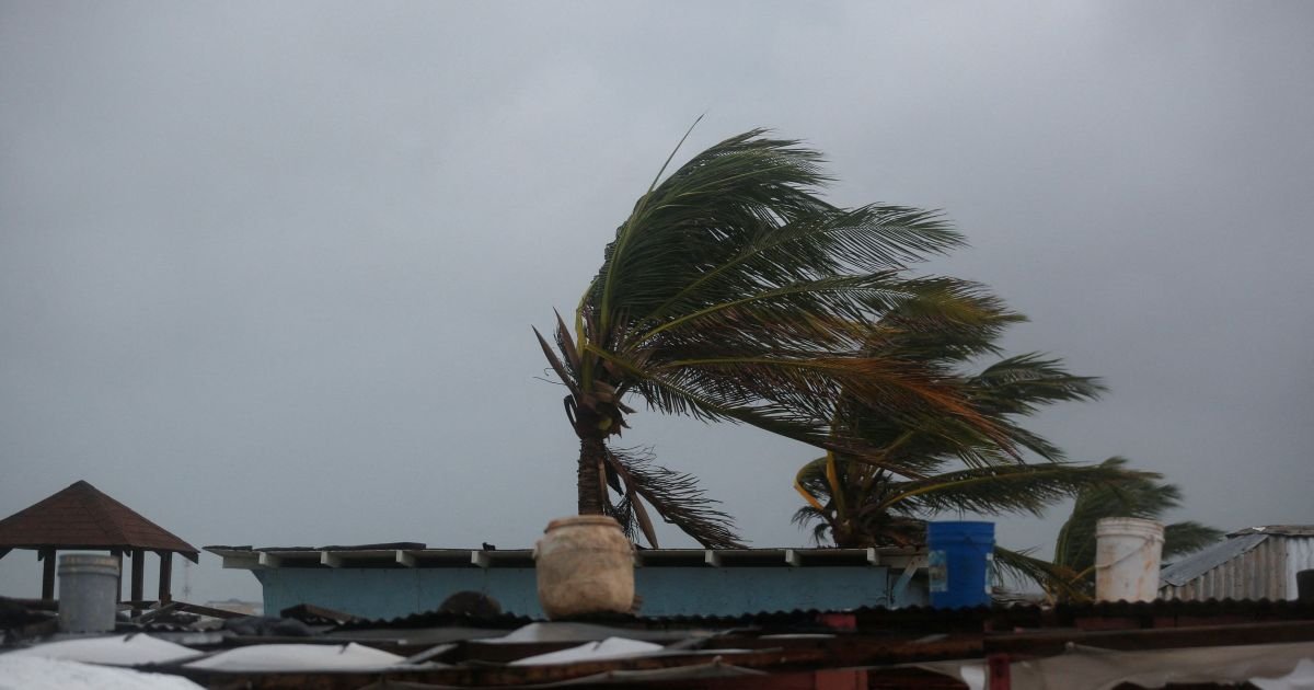 Ao menos três pessoas morrem na Jamaica durante preparativos para furacão