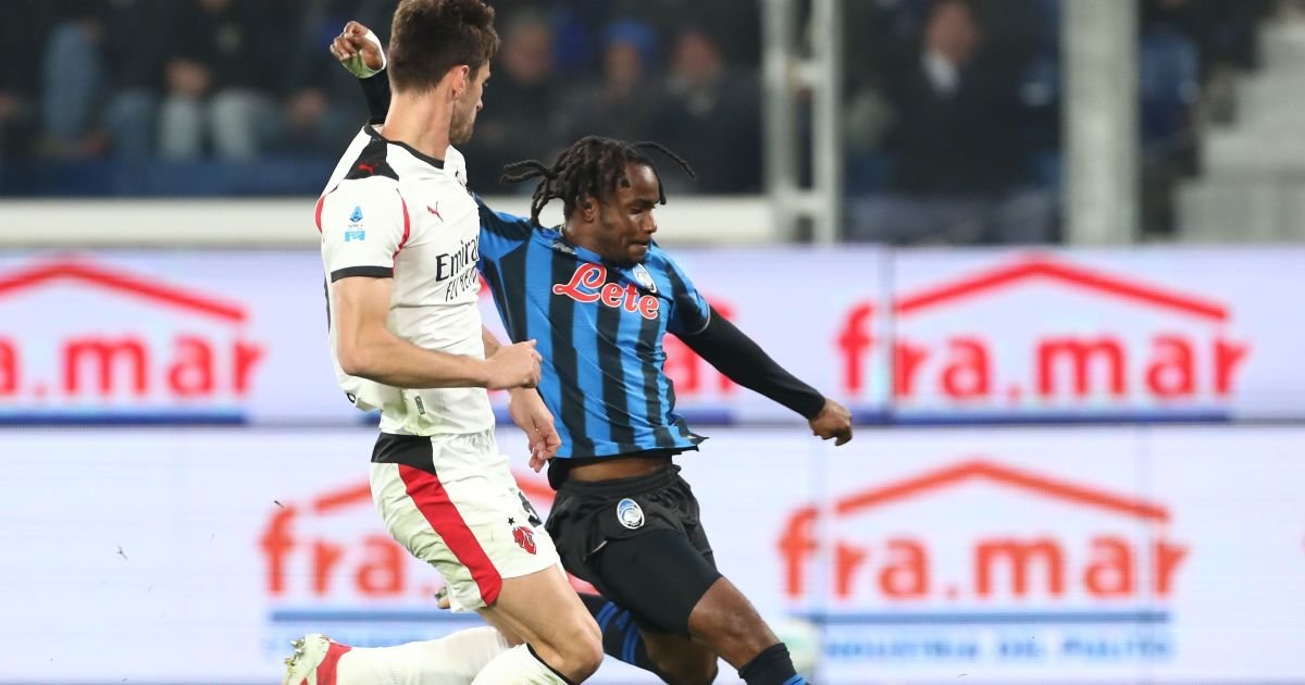 Milan empata com a Atalanta e vê Napoli disparar na liderança da Serie A