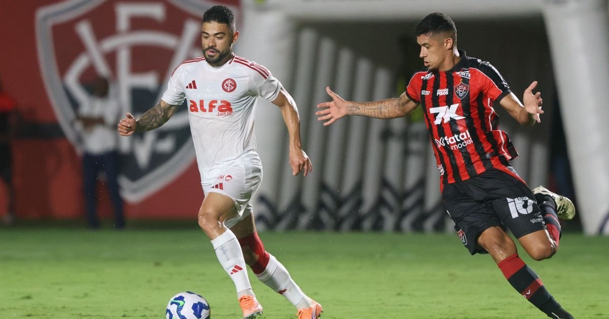Vitória vence o Inter e empurra Santos de Neymar para o Z4