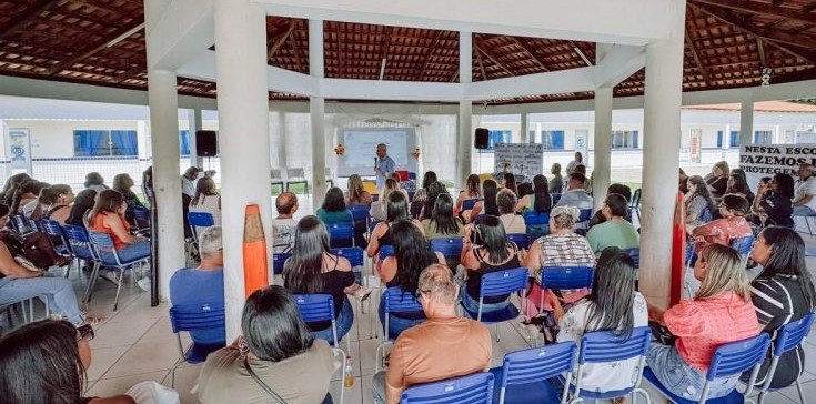 Mucuri investe R$ 5,3 milhões por mês no funcionalismo da educação e garante piso do magistério com reajuste acima de R$ 199 mil