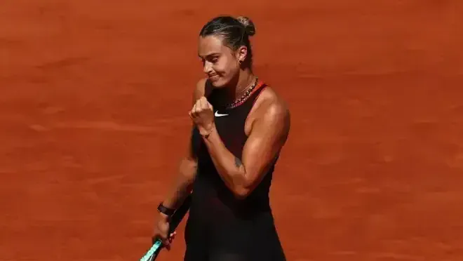 Sabalenka vence e segue em busca de título inédito em Roland Garros