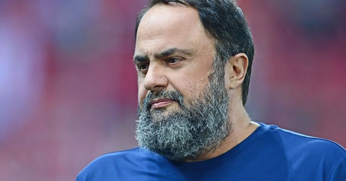 Textor quer levar grego e iraniano para o comando do Botafogo; entenda