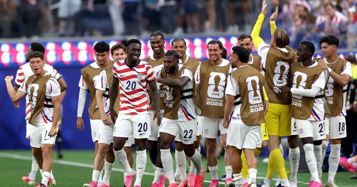 Com gols “brasileiros”, Estados Unidos goleia Paraguai em estreia na Copa