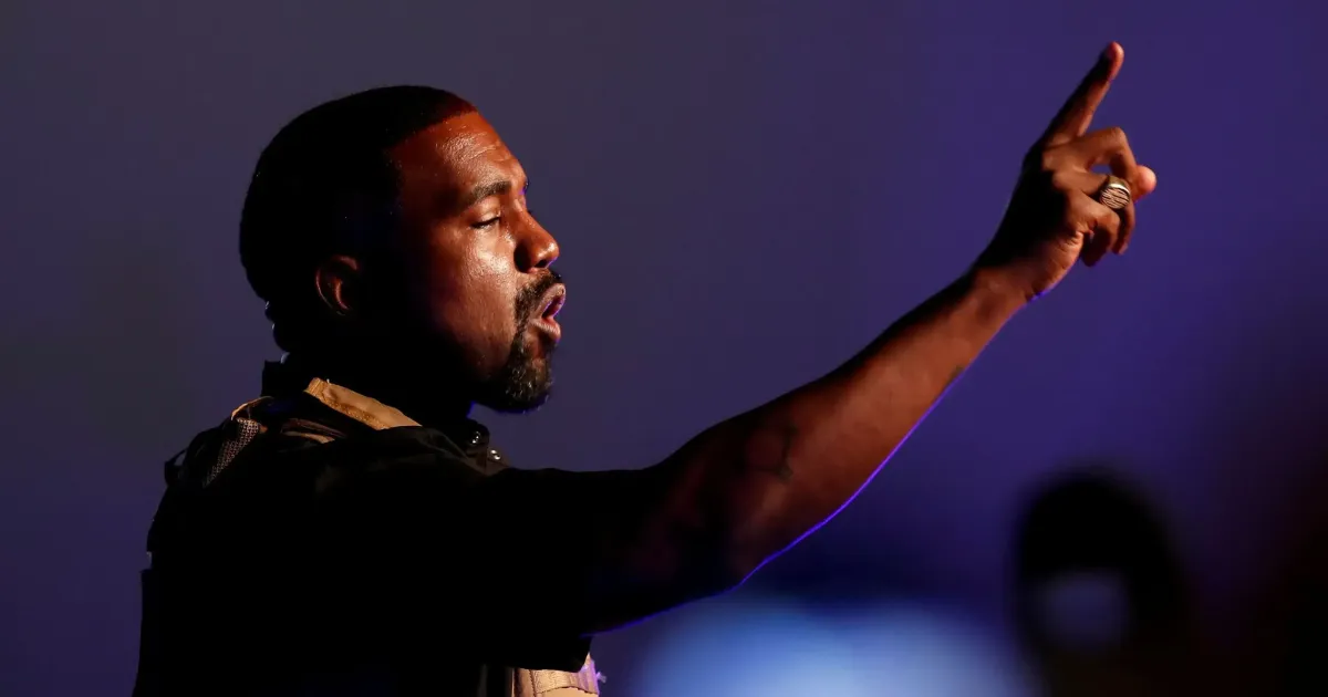 Após cancelamento em outros países, Kanye West se apresenta na Albânia