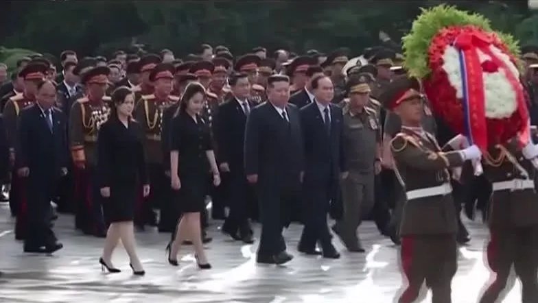 Filha de Kim Jong-un acompanha pai em memoriais de guerra
