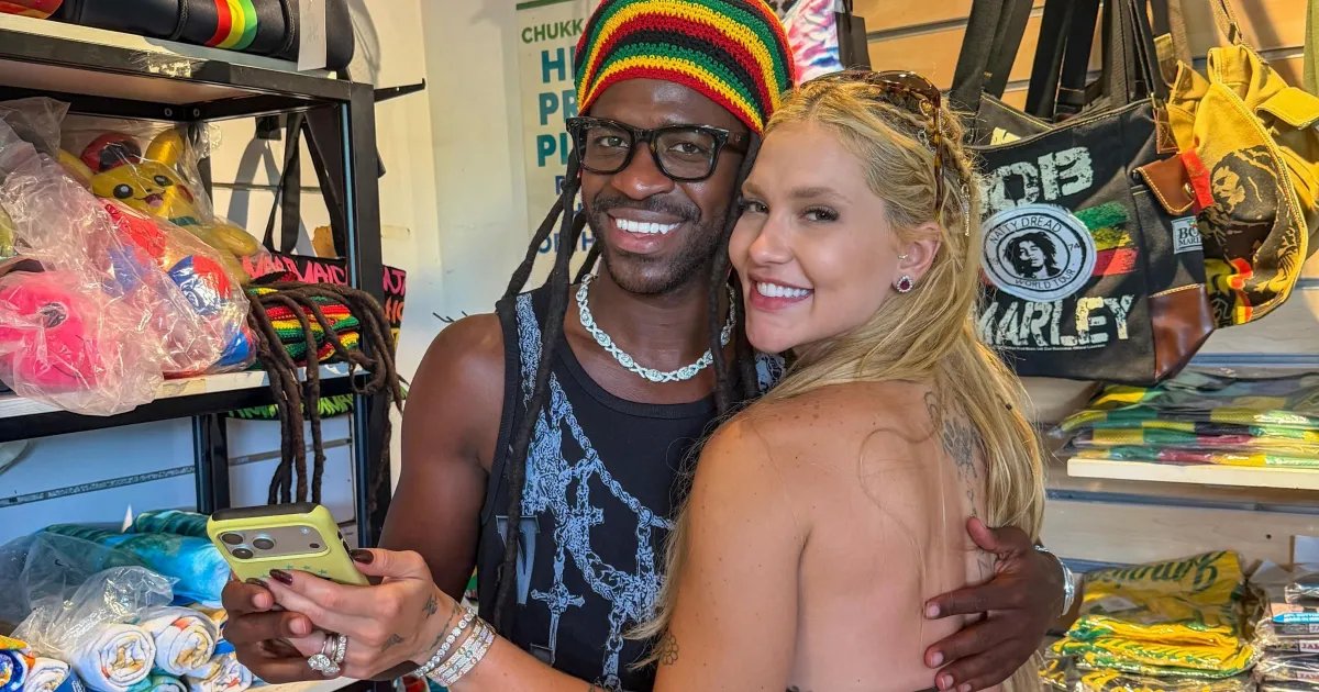 Virginia exibe fotos com Vini Jr. na Jamaica: “Onde aperta para voltar?”