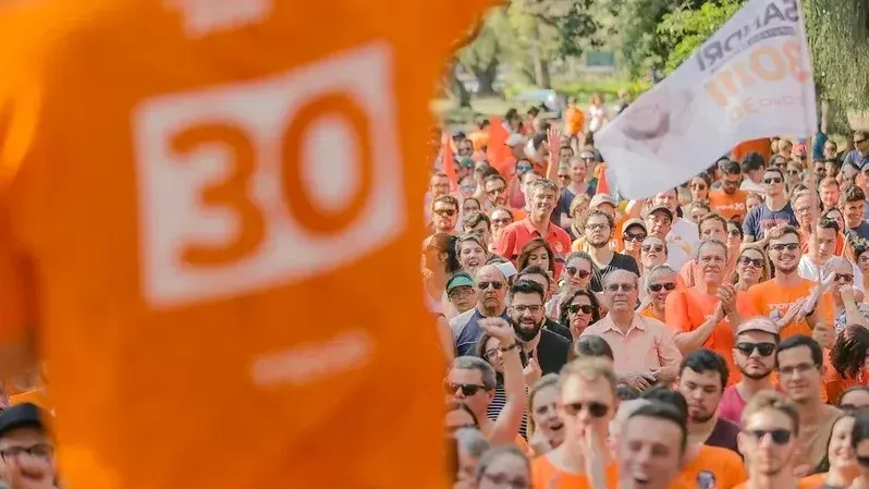 Novo protocola representação contra PT após Lula pedir votos em convenção