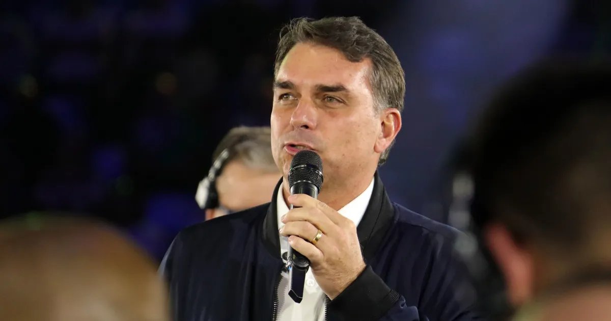 Mesmo sem alianças, Flávio anuncia apoio a senadores de outros 8 partidos