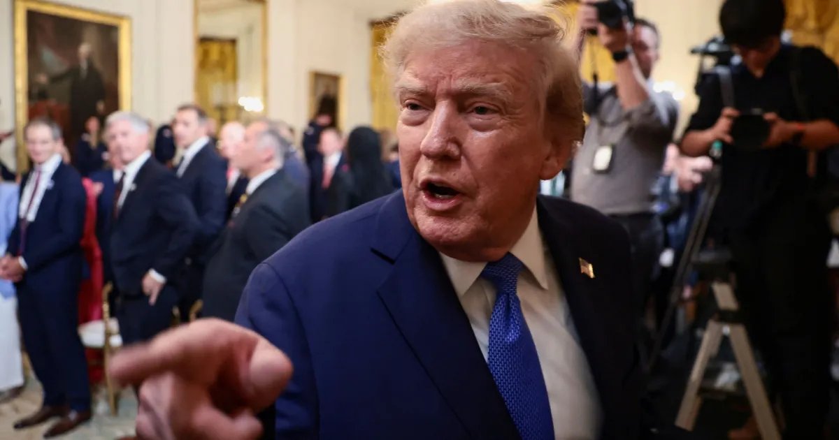 Empresas começam a pagar por posts de Trump antecipados; veja análise