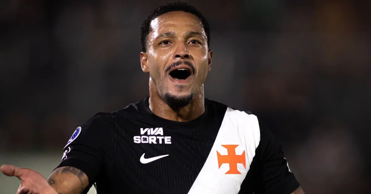 Diretor do Vasco confirma que David seguirá jogando durante investigação