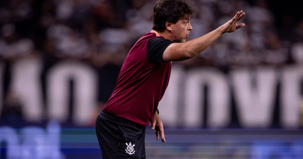 Fernando Diniz é direto sobre renovação do Memphis Depay com Corinthians