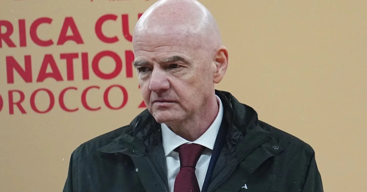Catar e Marrocos apoiam reeleição de Infantino em meio à crise na Fifa
