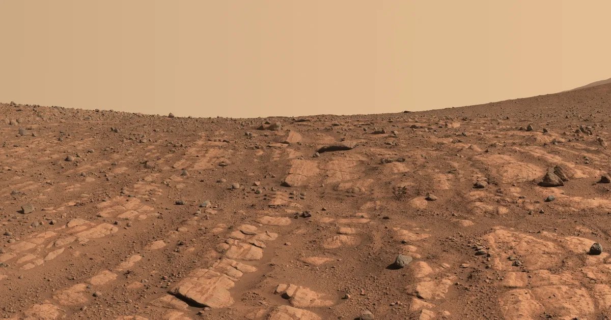 Pirâmide, dedo e flores: Veja ‘achados’ da Nasa em Marte que fazem as pessoas duvidarem se é real