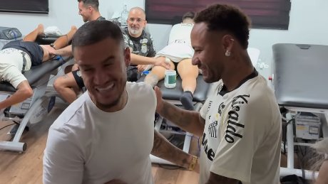 Coutinho celebra parceria com Neymar em chegada ao Santos: “Um prazer”