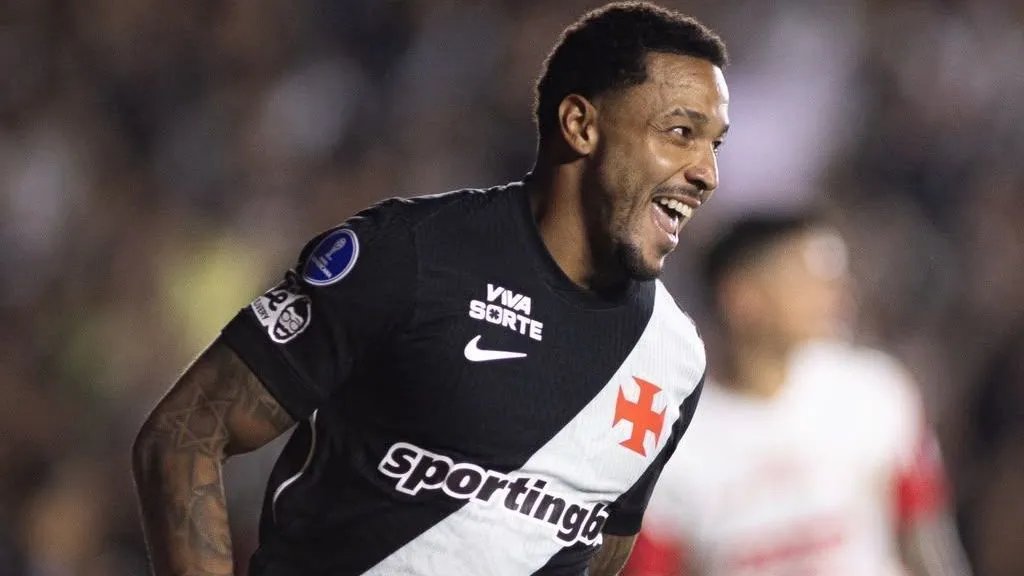 David exalta Pedro Emanuel e força do elenco após Vasco “reserva” avançar