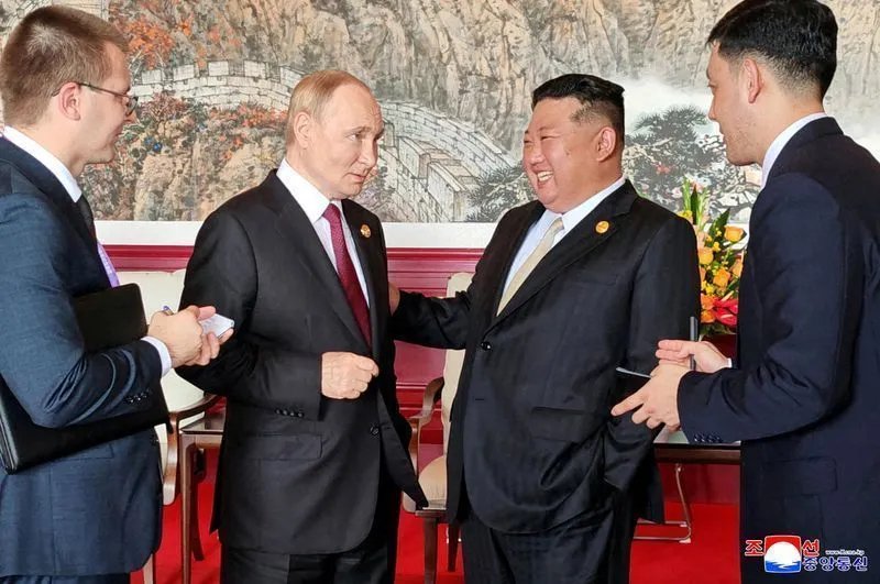 Kim Jong-un diz que vai aprofundar laços com a Rússia em mensagem a Putin