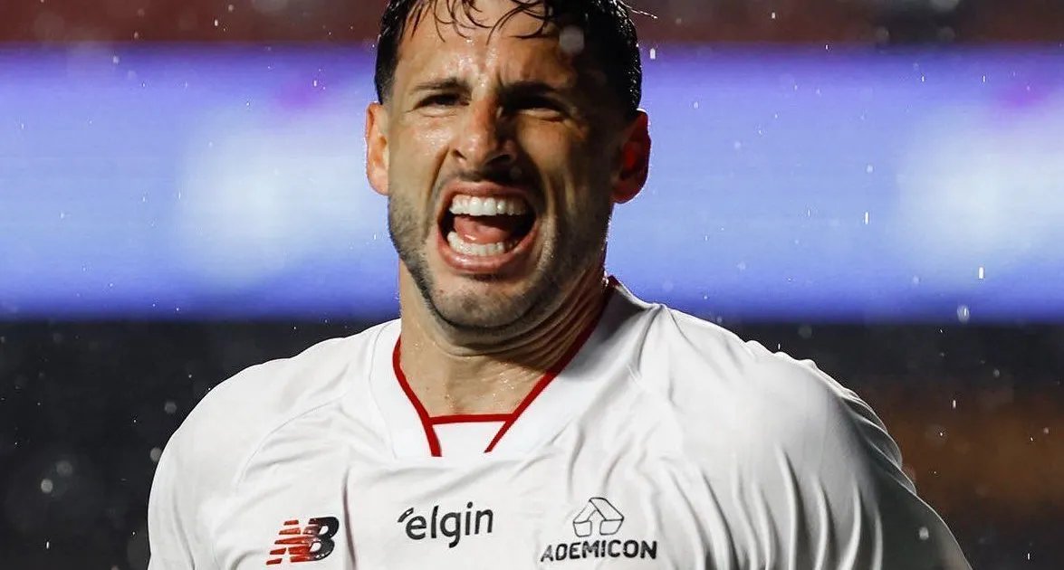Calleri decide, São Paulo vence o Vitória e respira no Brasileirão