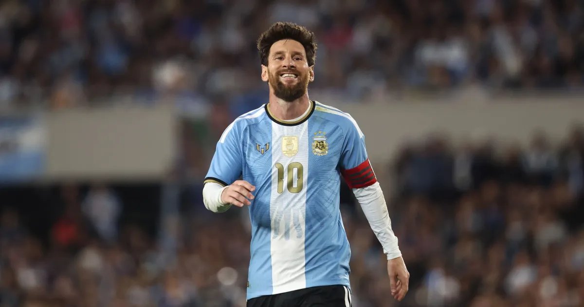 Messi se emociona na despedida: “Gostaria de estar aqui a vida inteira”