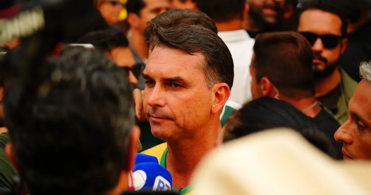 Mendonça manda remover vídeo com IA em que Flávio aparece em “Corrup-Samba”
