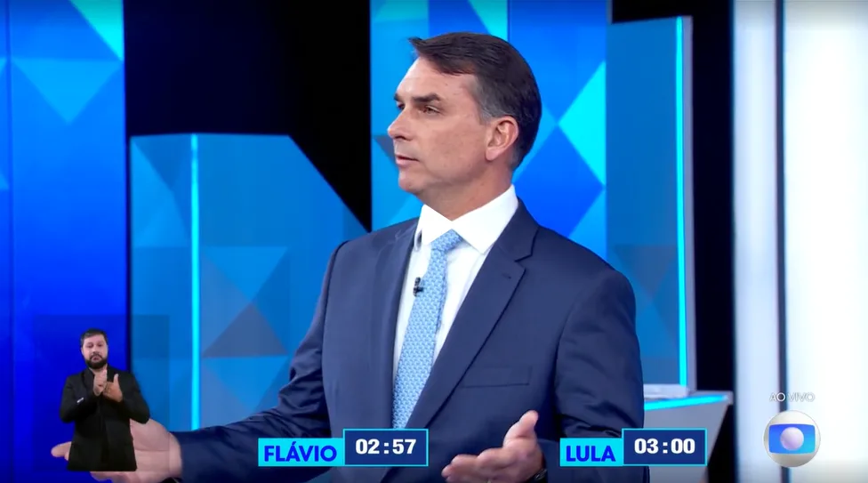 Levantamentos digitais e plataformas independentes registram até 75 declarações com imprecisões atribuídas a Flávio Bolsonaro no debate da Globo