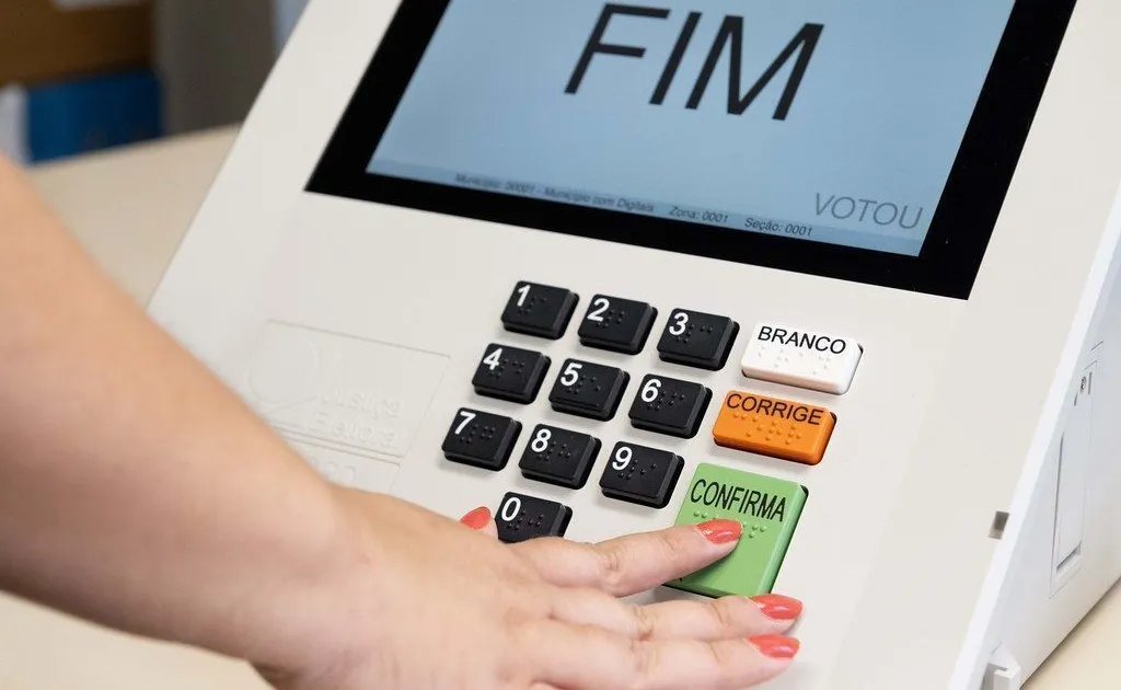 TSE informa que 1.551 urnas precisaram ser substituídas no segundo turno
